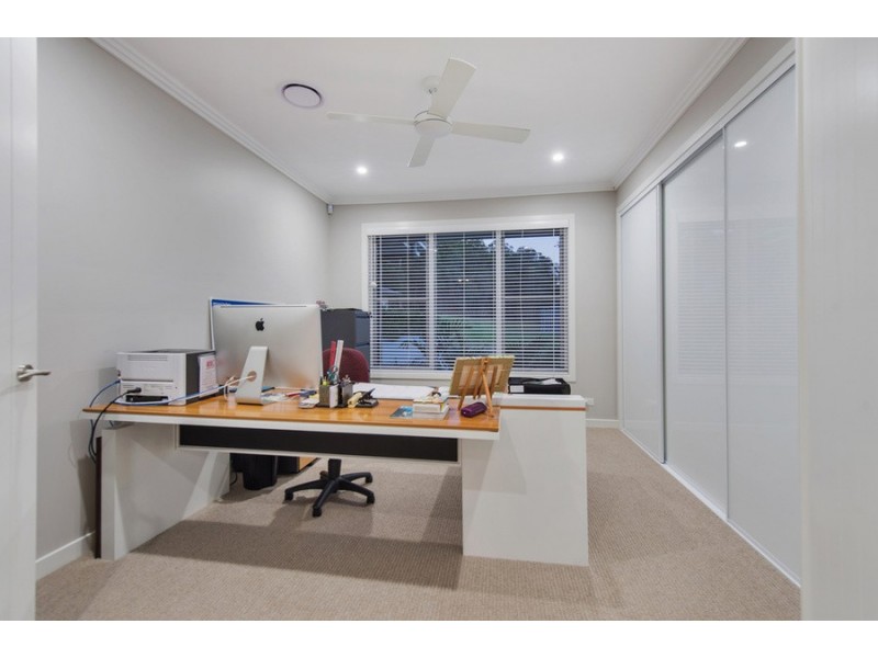 33 Lagoon Park Drive, Maudsland QLD 4210