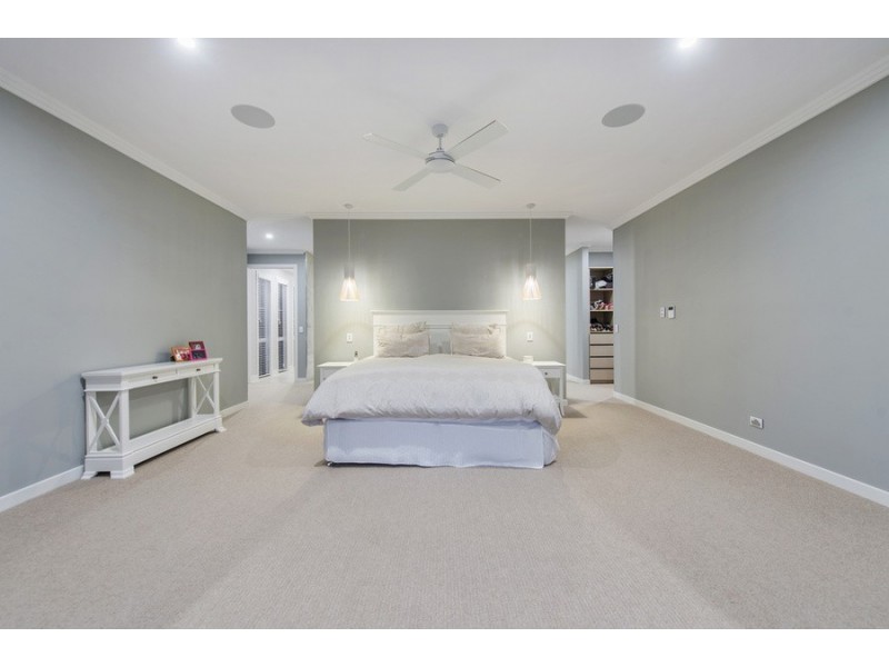 33 Lagoon Park Drive, Maudsland QLD 4210