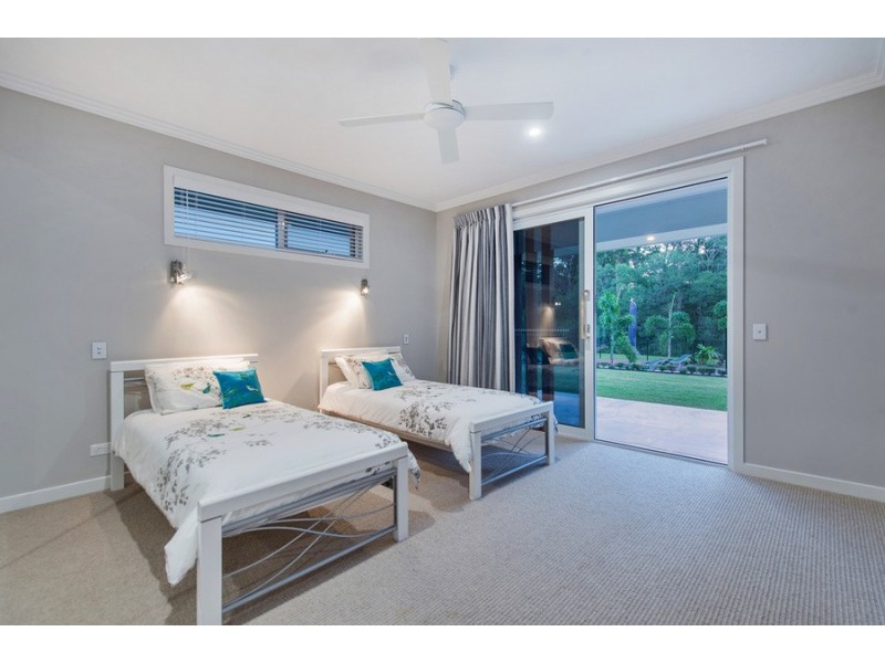 33 Lagoon Park Drive, Maudsland QLD 4210