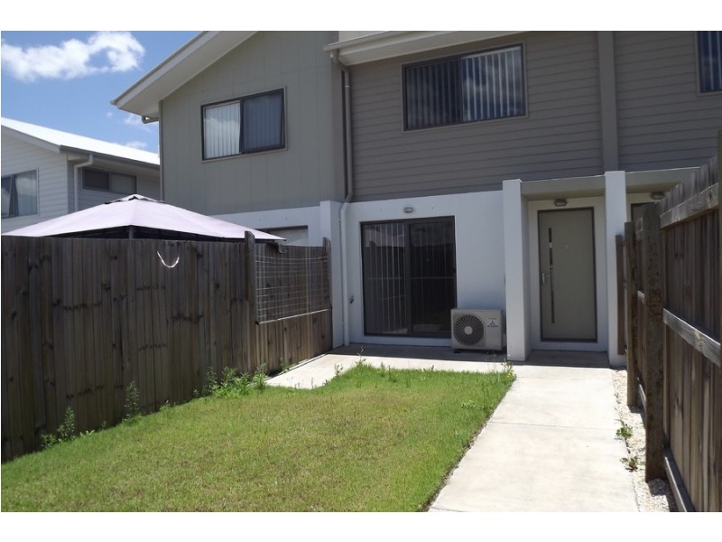 3/2 Tayla Street, Pimpama QLD 4209