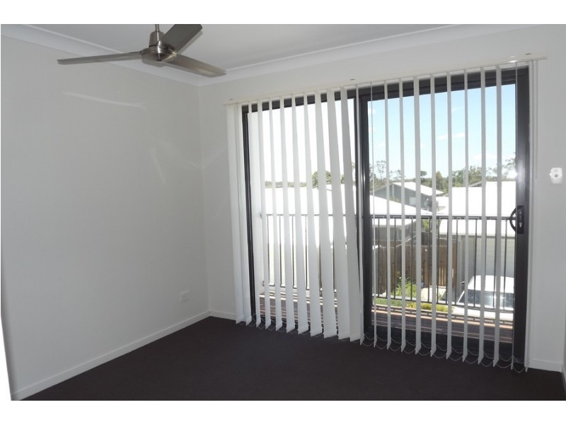 3/2 Tayla Street, Pimpama QLD 4209