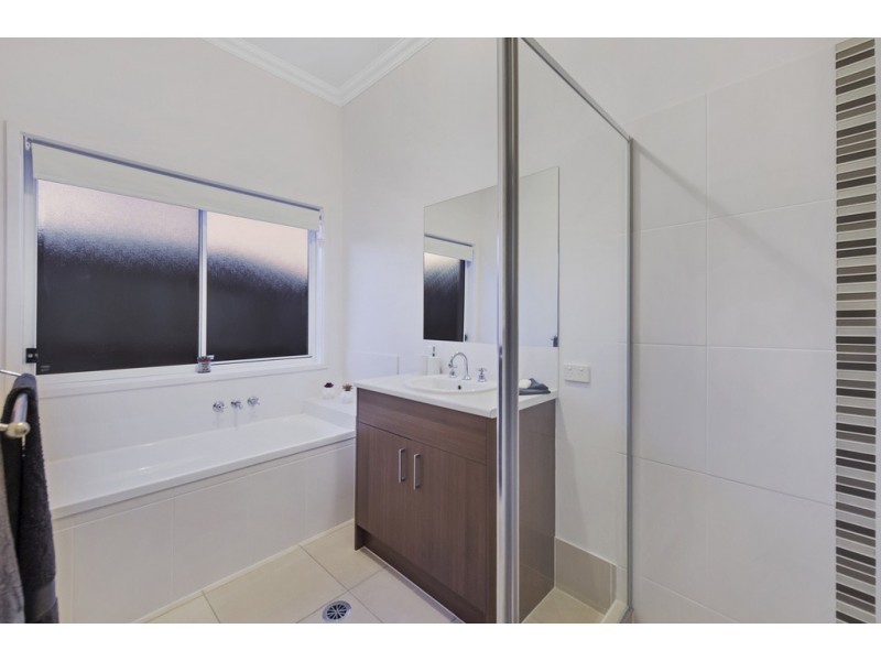 2 Bakara Lane, Upper Coomera QLD 4209