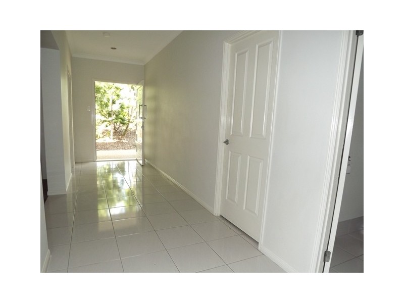 12 Paradise Drive, Coomera QLD 4209