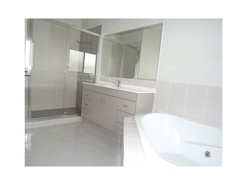 12 Paradise Drive, Coomera QLD 4209