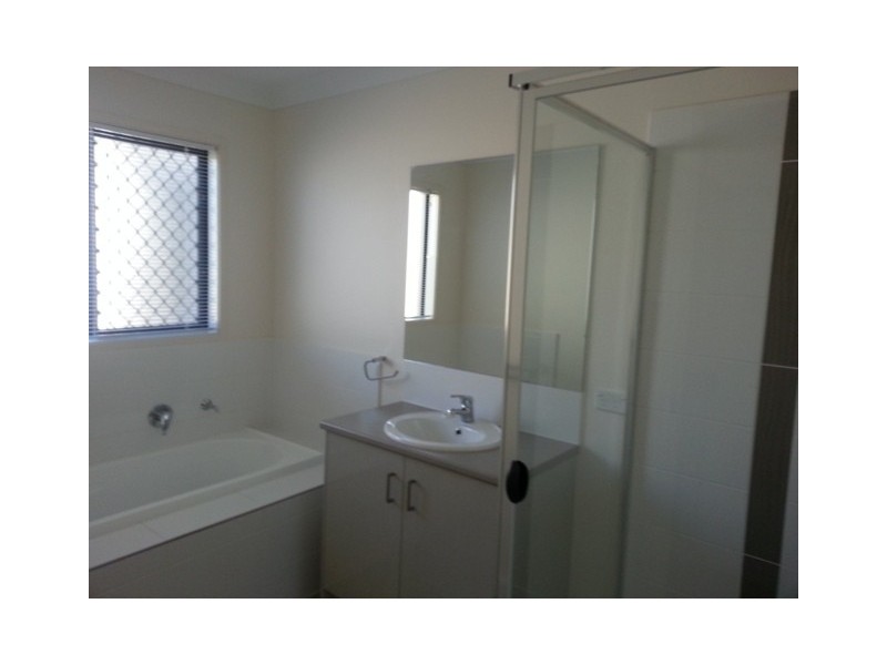 43 Azure Way, Hope Island QLD 4212