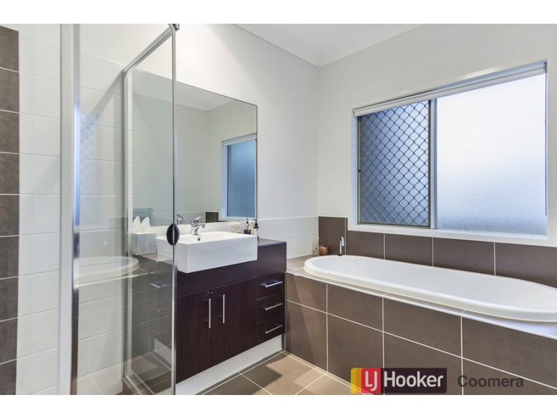 15 Chinaberry Crescent, Upper Coomera QLD 4209