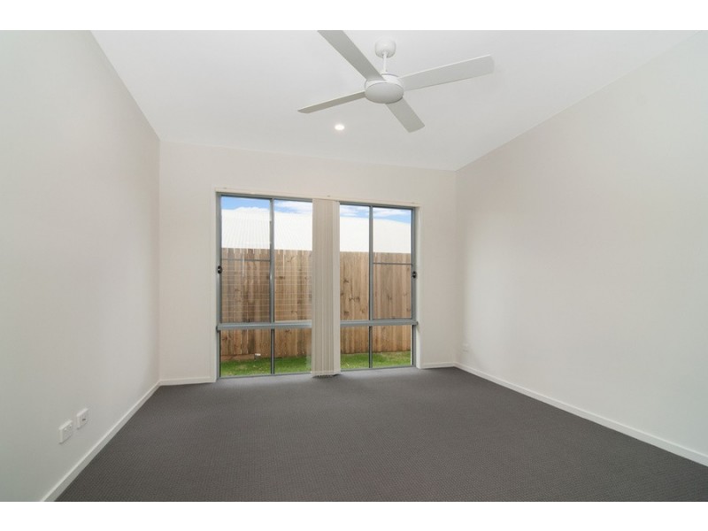 9 Crinum Circuit, Coomera QLD 4209