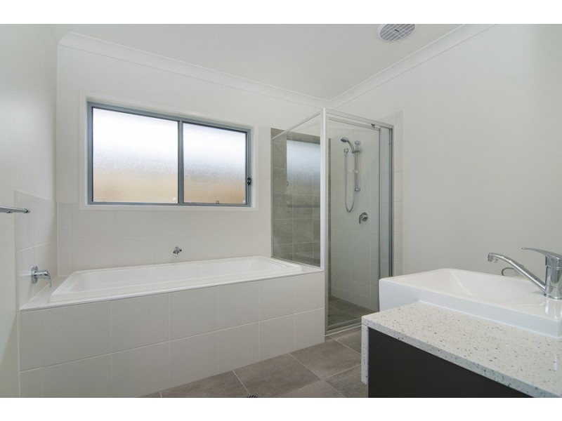 9 Crinum Circuit, Coomera QLD 4209