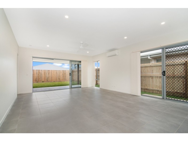 9 Crinum Circuit, Coomera QLD 4209