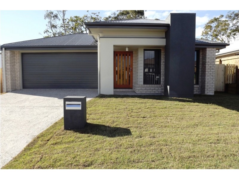 17 Milbrook Crescent, Pimpama QLD 4209