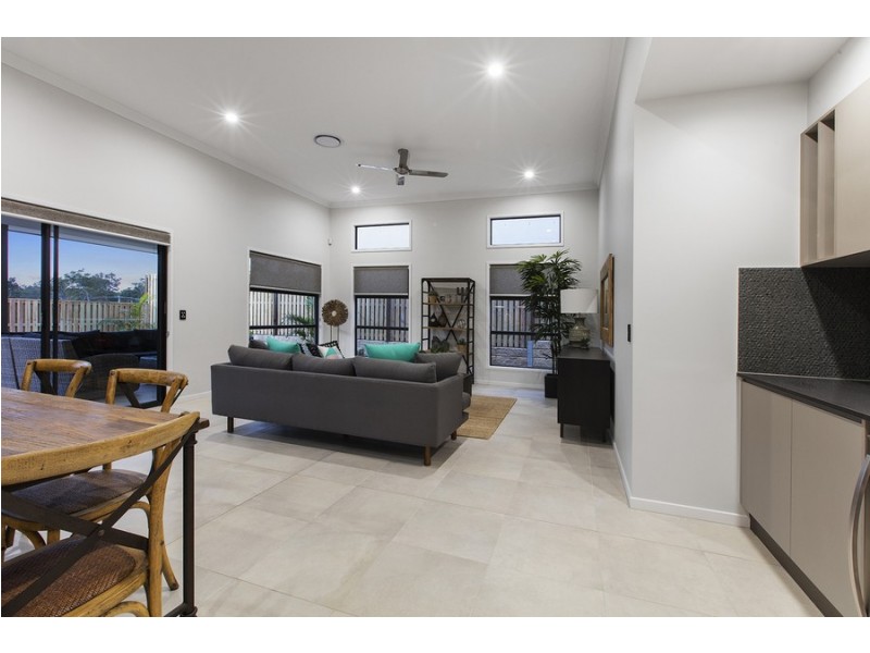 9 Sudbury Drive, Pimpama QLD 4209