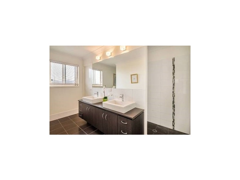 18 Conestoga Way, Upper Coomera QLD 4209