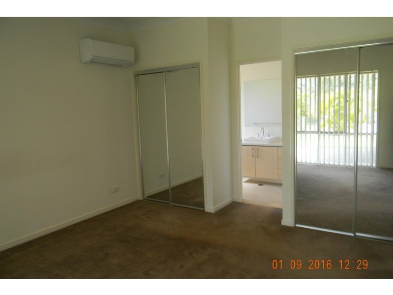 4 Seabird Lane, Coomera Waters QLD 4209