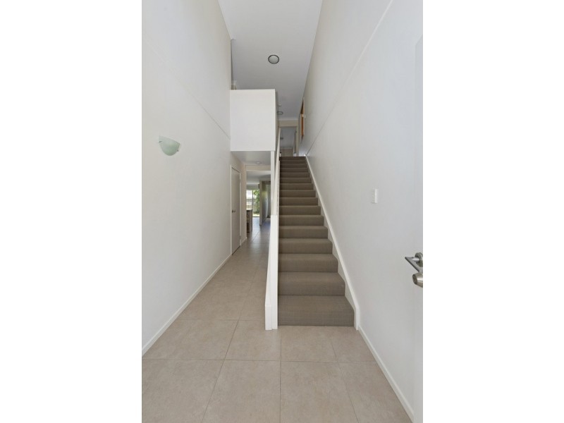 4/22 Christine Drive, Coomera QLD 4209