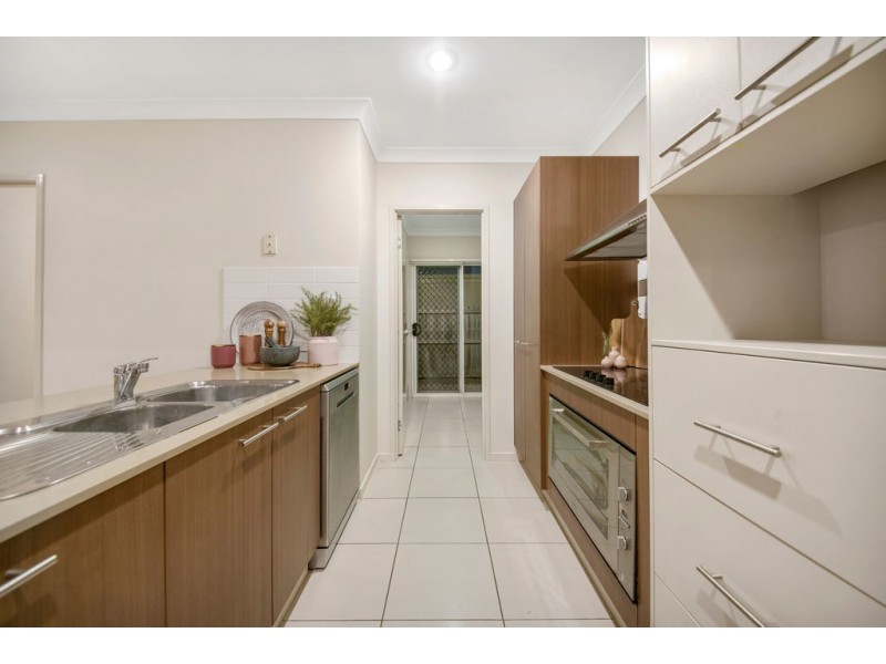 8 Henry Street, Coomera QLD 4209