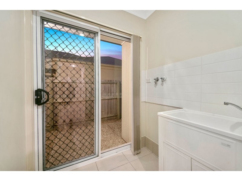 8 Henry Street, Coomera QLD 4209