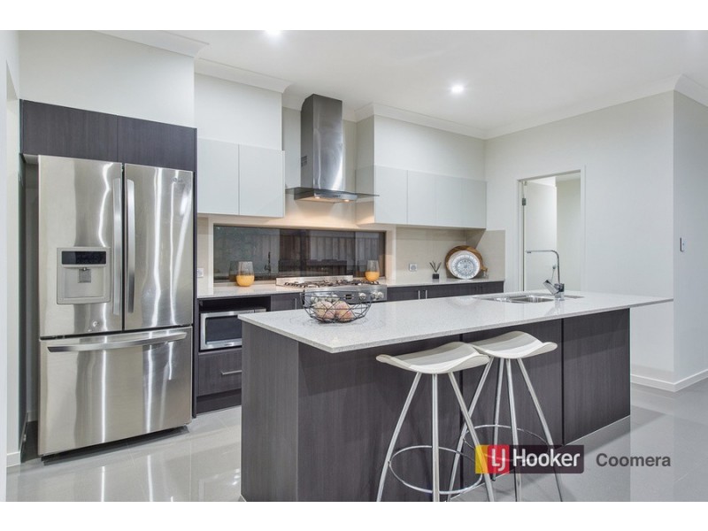 44 North Quay Circuit, Hope Island QLD 4212