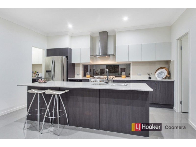 44 North Quay Circuit, Hope Island QLD 4212