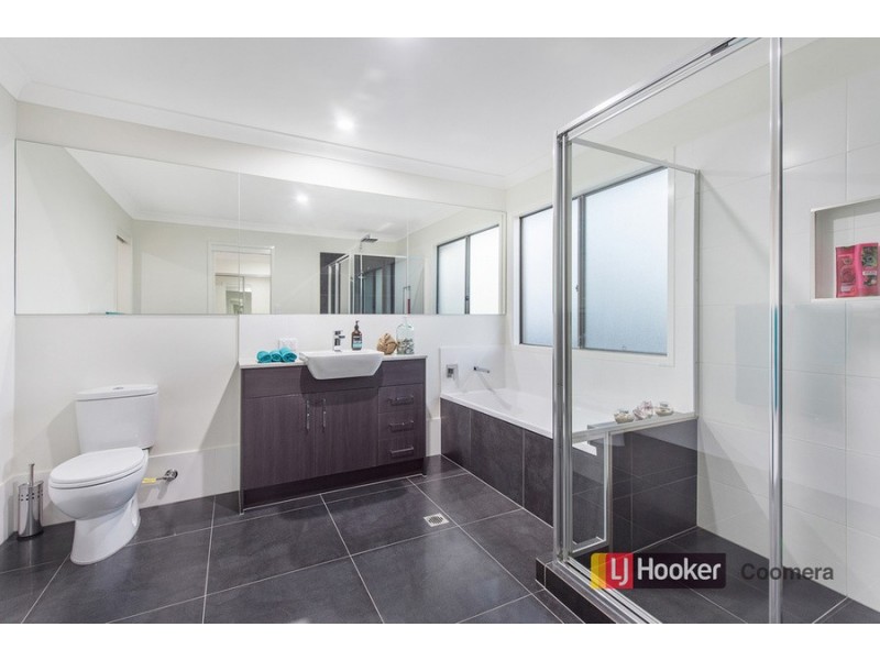 44 North Quay Circuit, Hope Island QLD 4212