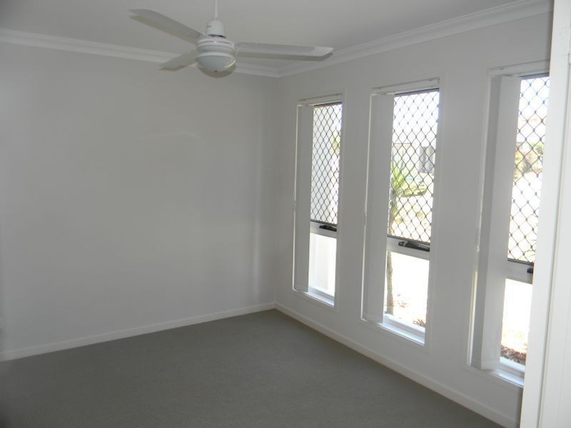 27 Firecrest Close, Upper Coomera QLD 4209