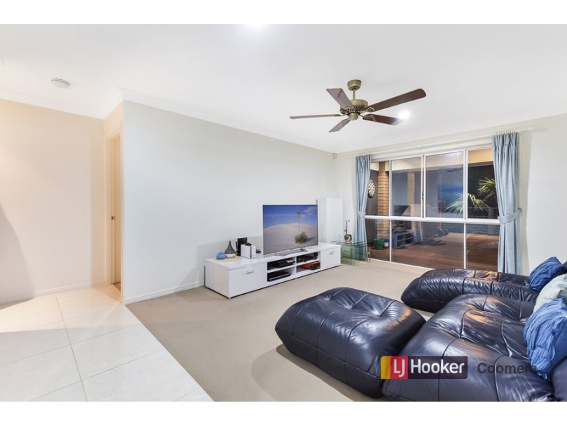 3 Waverley Park Close, Oxenford QLD 4210