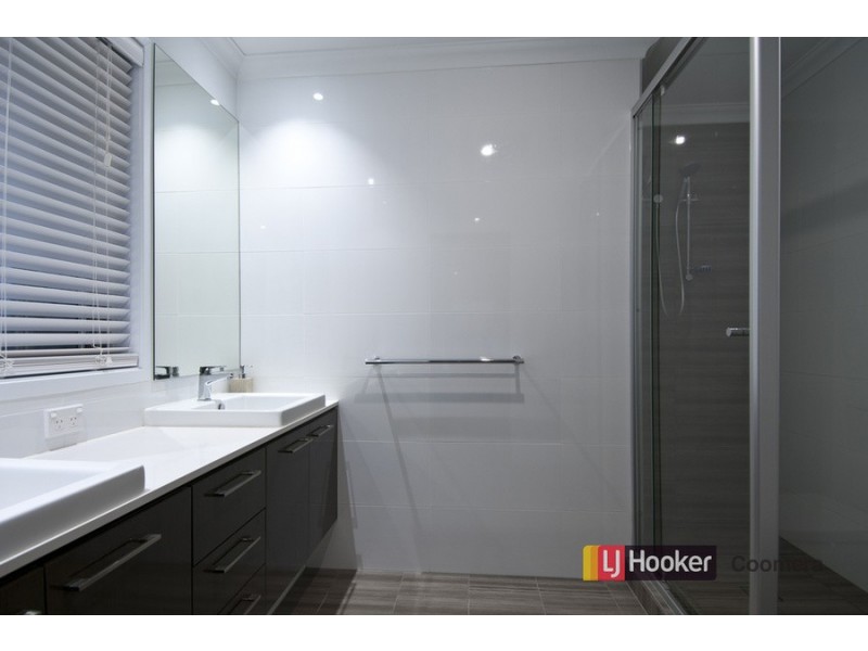 8 Isetta Court, Upper Coomera QLD 4209