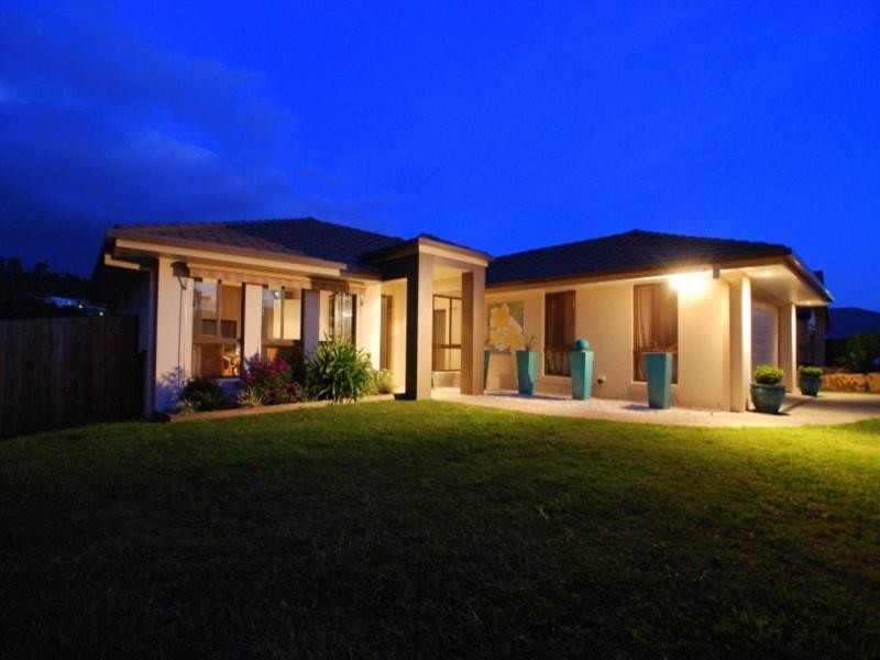 11 Blackheath Terrace, Pacific Pines QLD 4211
