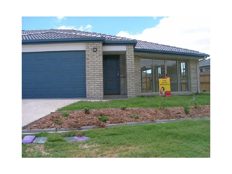 2/32 Goldcrest Drive, Upper Coomera QLD 4209