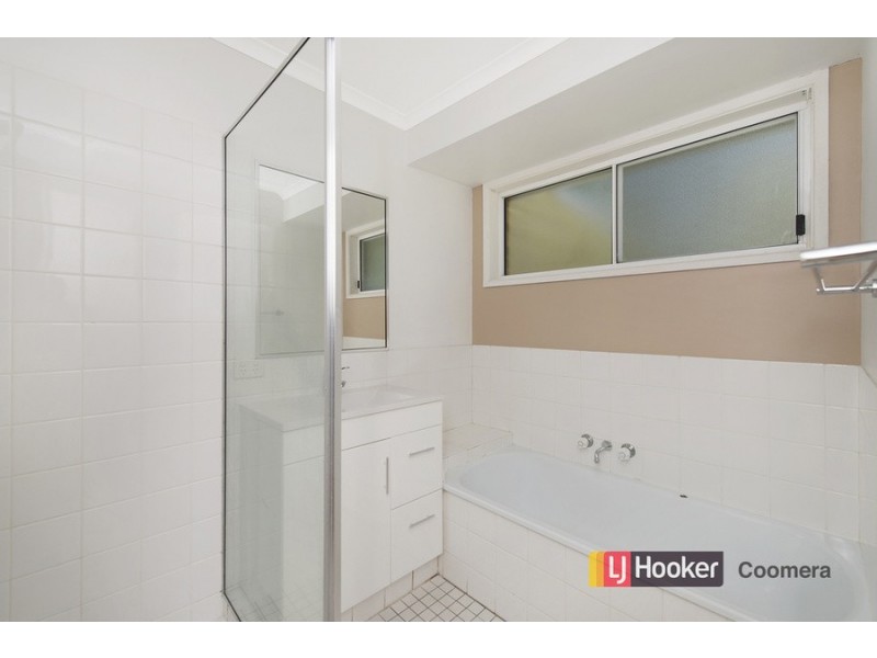 2/8-12 Village Way, Oxenford QLD 4210