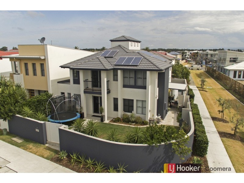 45 Sickle Avenue, Hope Island QLD 4212