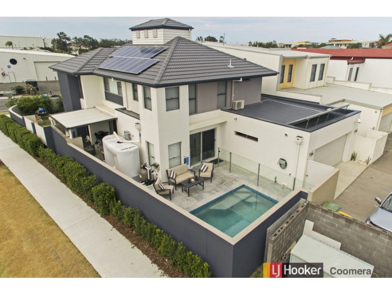 45 Sickle Avenue, Hope Island QLD 4212