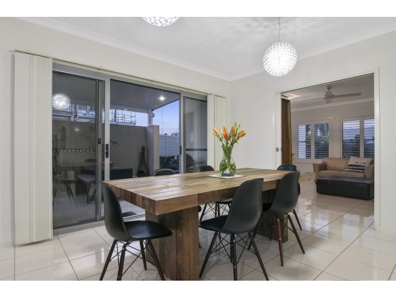 45 Sickle Avenue, Hope Island QLD 4212