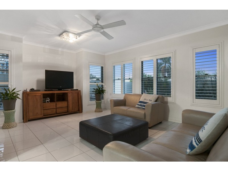 45 Sickle Avenue, Hope Island QLD 4212
