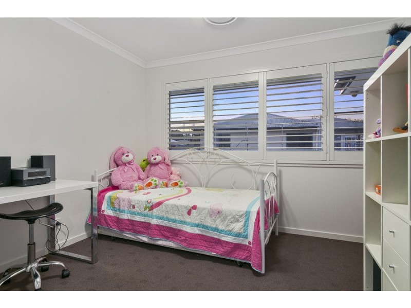 45 Sickle Avenue, Hope Island QLD 4212