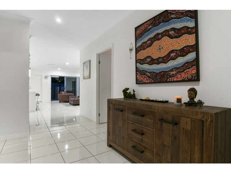 45 Sickle Avenue, Hope Island QLD 4212