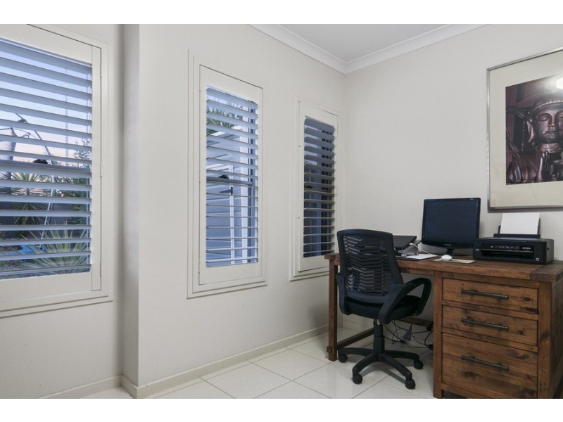 45 Sickle Avenue, Hope Island QLD 4212