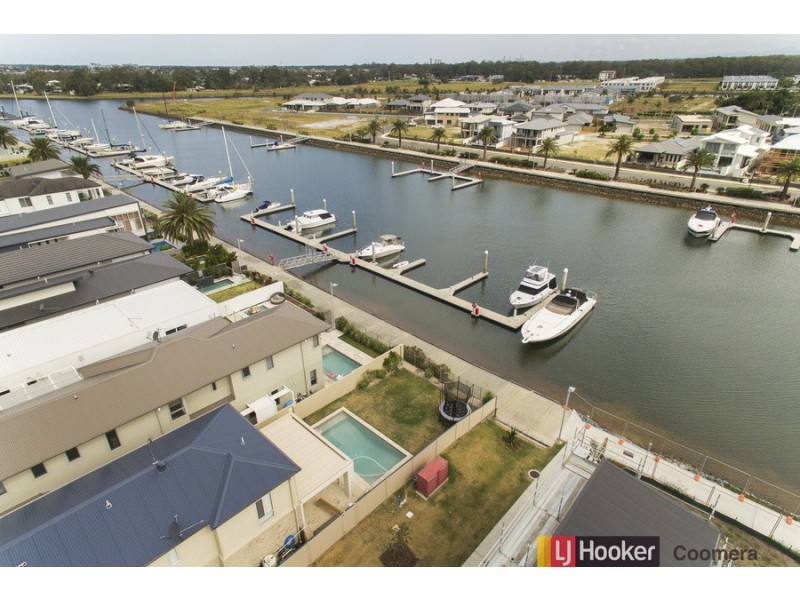 45 Sickle Avenue, Hope Island QLD 4212
