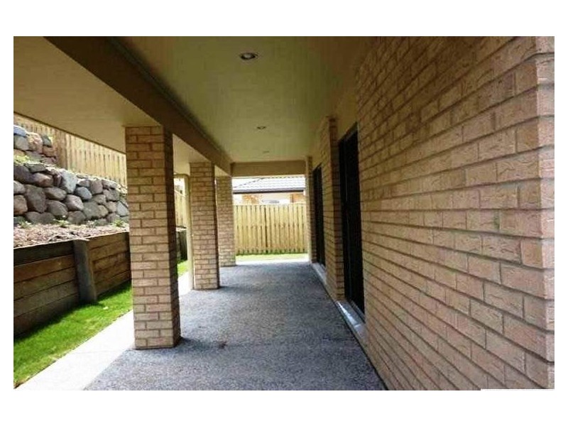 29 Fortescue Street, Pacific Pines QLD 4211