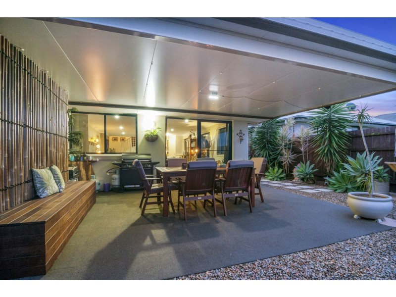 1/8 James Street, Pimpama QLD 4209