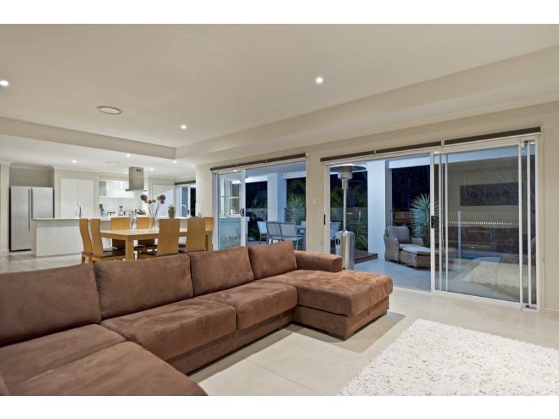 6 Solo Place, Coomera Waters QLD 4209