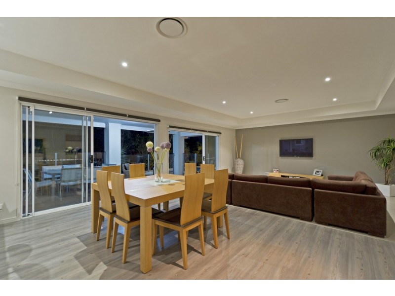 6 Solo Place, Coomera Waters QLD 4209