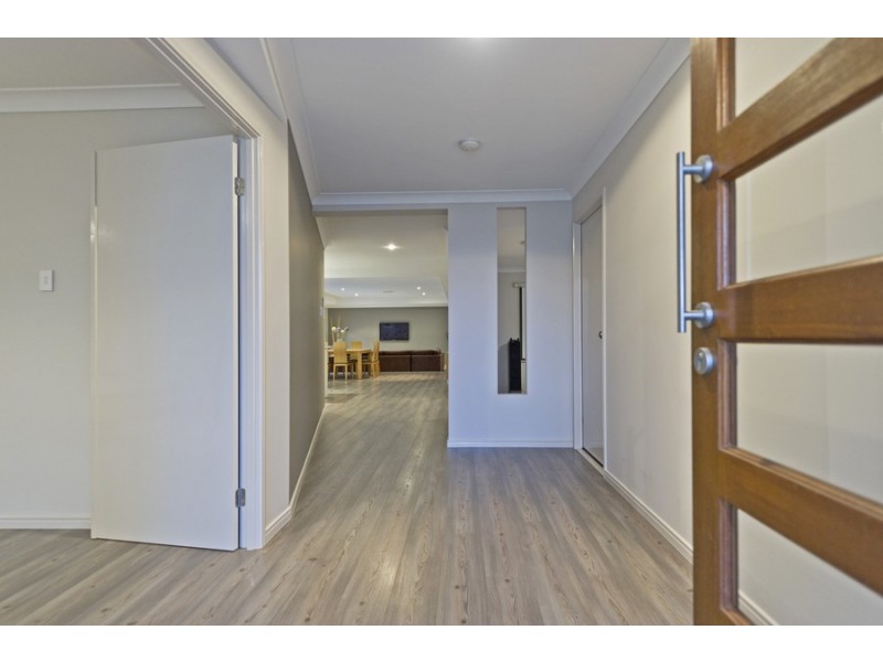 6 Solo Place, Coomera Waters QLD 4209