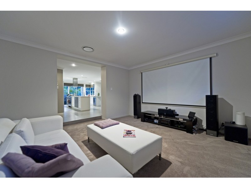 6 Solo Place, Coomera Waters QLD 4209