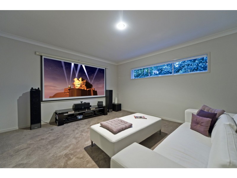 6 Solo Place, Coomera Waters QLD 4209