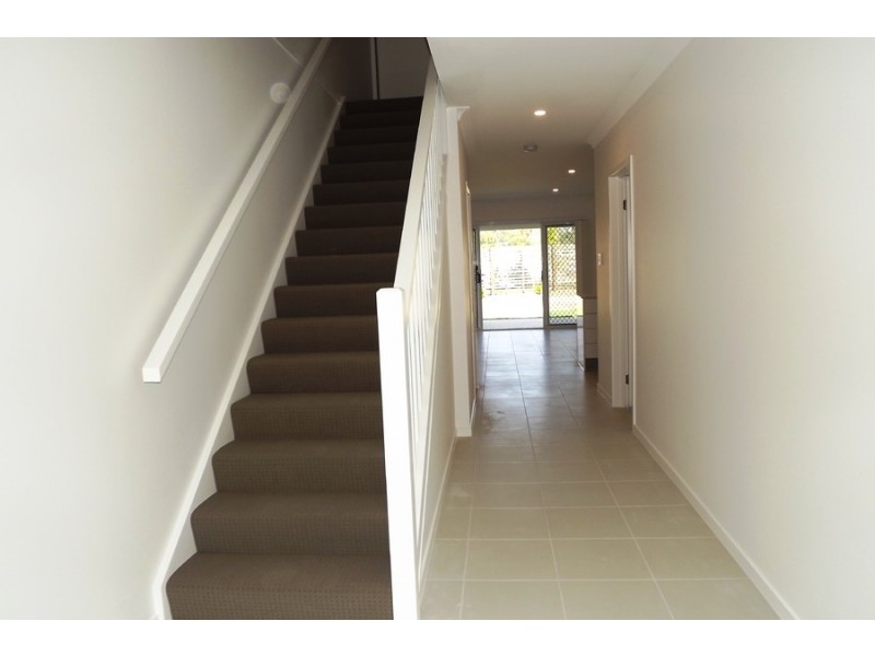 2/46 Gunther Avenue, Coomera QLD 4209