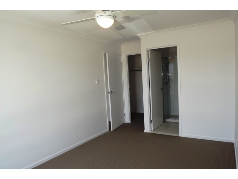 2/46 Gunther Avenue, Coomera QLD 4209