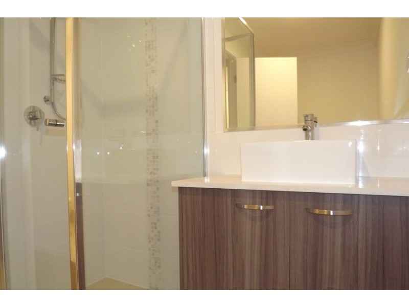 2/46 Gunther Avenue, Coomera QLD 4209