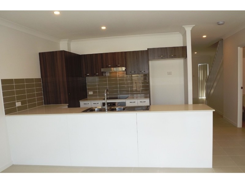 2/46 Gunther Avenue, Coomera QLD 4209