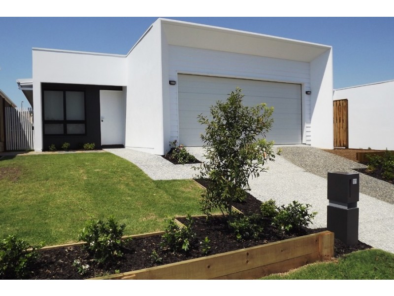 11 Hill Drive, Pimpama QLD 4209