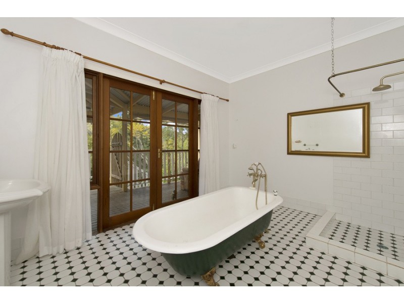 916 Tamborine-Oxenford Road, Wongawallan QLD 4210